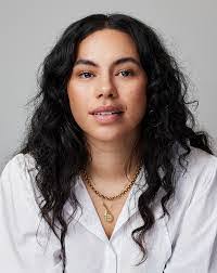 Courtney Bemis's Instagram, Twitter & Facebook