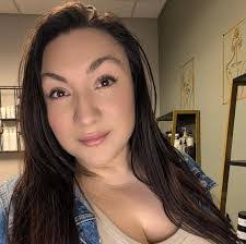 Candace Baird's Instagram, Twitter & Facebook