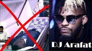 L'ancienne gloire de la sélection ivoirienne de football didier drogba dans ses dernières «stories» sur instagram, quelques heures avant l'accident, dj arafat remerciait ses fans pour le concert de la veille et promettait un. Mort De Dj Arafat Ceux Qui Ont Ouvert Son Cercueil Font De Graves Revelations