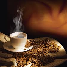 Sergey Nivens Dampfende Tasse Kaffee Zimtstangen Und Ein Paar Kaffeebohnen Wandbild Homedecor Einrichtung Walldecor Wal Tasse Kaffee Kaffeebohnen Kaffee