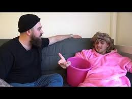 Ils interprètent le titre ça va, ça vient de slimane et vitaa. Parodie Slimane Vitaa Ca Va Ca Vient Youtube Humor Youtube Content