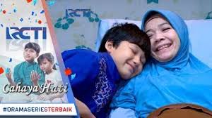 Hingga tak menyadari penjagaannya yang berlebihan telah menimbulkan prasangka di antara karena sesungguhnya zulaikha mencintai cahaya illahiyyah yang memancar dari yusuf. Cahaya Hati Yusuf Dan Azizah Sekarang Bertemu Kembali Free Download Play Mp3 Mp4 And Streaming Videos Video Wikimedan