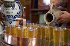 Zum gemalten haus gmbh, frankfurt am main sachsenhausen, das gemalte haus ist eines der ältesten und traditionellsten apfelweinlokale in frankfurt. Stadtfuhrung Sachsenhausen Die Geschichte Von Dribbdebach