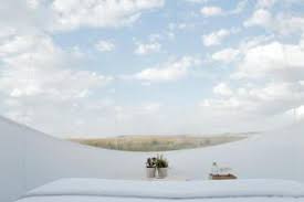 Le désert, le lever du soleil, la lune, les étoiles, son architecture spectaculaire et le design. Hotel Aire De Bardenas Hotel In Tudela Easy Online Booking