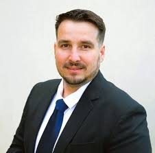 Viceprimarul din Moșnița Nouă, Flavius-Dan Radu, între aroganță politică și  cele ȘASE APARTAMENTE DIN DECLARATIA DE AVERE!