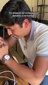 Hasta la camisa le regale. 😮‍💨 #novios #collar #tiktokshop