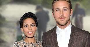 Ryan gosling & eva mendes on instagram: Ryan Gosling Eva Mendes Ausflug Mit Den Kindern Funkelt An Evas Hand Ein Verlobungsring Bunte De