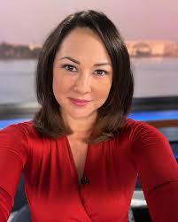 People often ask me my weekend schedule. ☀️ 4am: wake up, quick shower and  grab coffee (this is a must) ☕️ 5am: arrive @nbcsandiego 🦚 5-7am: read  scripts, edit scripts, do my