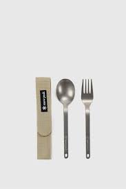 Capacity advertised on snow peak website is 2 liters (68 oz), though that's a bit generous even if that's to the rim. Wood Wood Titanium Fork Spoon Set