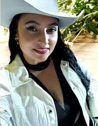 Lisseth Lopez's Instagram, Twitter & Facebook