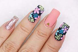 20 ideas de uñas decoradas y sencillas ; Diseno Esmalte Semipermanente Deko Unas En 2021 Manicura Para Unas Cortas Unas Manos Y Pies Manicura