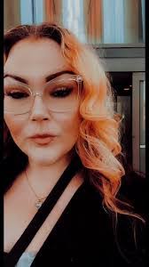 Kristine Woods's Instagram, Twitter & Facebook