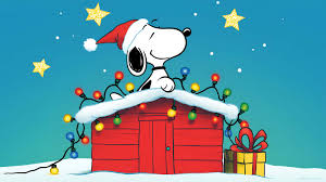 Snoopy Christmas Decorated Doghouse PC Wallpaper in 4K 🎄✨