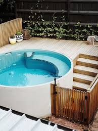 صور لأفكار و تصاميم مسابح منزلية Swimming Pools Backyard Small Backyard Pools Small Pool Design