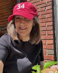 Nothing to look at here. Just me gardening in my new hat.