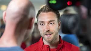 Gözlərini açan yarımmüdafiəçi əlini alnına qoyub. Hareide Eriksen Er Vigtigere For Sin Familie End For Landsholdet Fifa Vm 2018 Dr