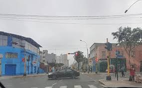 El día recibió con gotas persistentes a la capital, pese a la cercanía del verano. Clima Lima Llovizna Humedad En Lima Edicion Correo