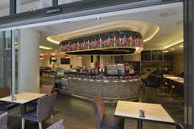 With a spectacular view of the las vegas strip and overlooking the bellagio fountains, eiffel tower restaurant combines updated classic french cuisine and impeccable service in an elegant dining room perfect for any occasion. Eiffel Bistro Bar Etterem Hu