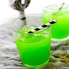 21 Spooky Cocktails That Ll Make Your Halloween Party A Drunken Success Halloween Cocktail Recipes Halloween Cocktails Halloween Party Drinks