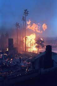 A Gas Main On Fire Throws Flames Into The Air After It Broke And Exploded Destroying Nearby Homes Following The No Northridge Earthquake Northridge Earthquake