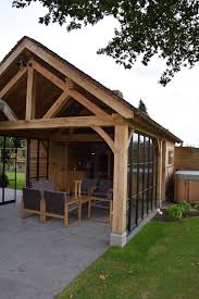 Poolhouse In Eik West Vlaanderen Realisaties Houten Poolhouses Holzhaus Garten Holzhutte Garten Gartenhaus Mit Veranda
