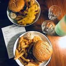 Ya Des Jours Avec Regime Et Des Jours Sans Aujourdhui Etait Un Jour Sans Super Fan De La Deco Des Burgers De Colette Malheureusement Un Food Instagram Dairy