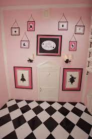 Bedroom Ideas No Fuss Clever Styling Inspirations For Another Information S Alice In Wonderland Room Alice In Wonderland Bedroom Alice In Wonderland Theme