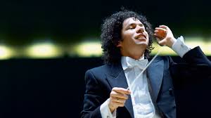 Large sack stuffed with canvas (sails). Gustavo Dudamel Conducts The Vienna Philharmonic Wfmt