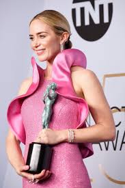 Her accolades include a golden globe award and a screen actors guild award, in addition to nominations for two british academy film awards. ð'†ð'Žð'Šð'ð'š ð'ƒð'ð'–ð'ð'• ð'…ð'‚ð'Šð'ð'š Emilyblunt Us Twitter