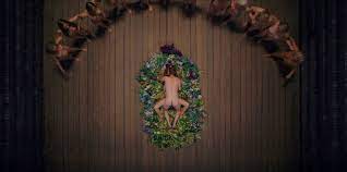 It follows a group of friends who travel to sweden for a festival that occurs once every 90 years. Best Horror Deaths Na Twitteru Christian Hughes Death Sequence Midsommar 2019