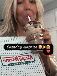 Talk about starting my birthday with a sugar rush of love!❤️  @brittanyfrancois had Krispy Kreme donuts and coffee DoorDashed to me at  6:45 AM... then followed it up with flowers and chocolates