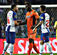 Последние твиты от jackson martinez (@jacksonmartinez). Futbolete Com Eriza The Skin What The Fans Of Porto Jackson Martinez Have Done