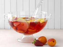 Sono 10 cocktail semplici da fare, ma che possono accompagnare i sicuramente un drink che può aprire le danze del vostro cenone o insomma di qualsiasi cena del prossimo anno è il famoso bellini, semplicissimo da preparare, bastano solo due ingredienti (che spesso sono già presenti in casa). I Migliori Cocktail Da Fare A Casa Sale Pepe