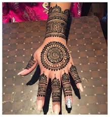 10 Small And Simple Round Mehendi Designs Mehndi is used for decorating hands of women during their marriage, teej, karva. 10 small and simple round mehendi designs