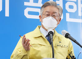 아이뉴스24 전예준 기자 이재명 경기도지사가 이윤을 위해 사람에 함부로 하는 것을 '혁신'이라 부를 수 없다며 갑질논란을 야기한 쿠팡을 비판했다. ì´ìž¬ëª… ë°•ì›ìˆœê³„ ì—°ëŒ€ì— ì •ê°€ ì´‰ê° ìžì¹˜ í–‰ì • ì •ì¹˜ ê¸°ì‚¬ë³¸ë¬¸ ê¸°í˜¸ì¼ë³´