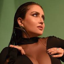 Celia Lora ardiente-contenido explícito que te dejará sin aliento