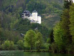 Deutsch schloss klaus 4564 klaus österreich. Schloss Klaus Vom Steyr Stausee Gesehen Austria Upper Austria Castle
