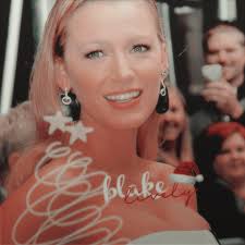 ♚ [ℳ𝓸𝓿𝓲𝒆] ⠀Blake Lively as Nancy in"The Shallows" ♡ bombshell. ♡