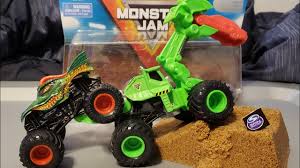 The monster jam dirt squad vehicles are the perfect holiday or birthday gift for boys and girls aged 3 and up. New 2020 Spin Master Monster Jam Digz Dirt Squad Truck Youtube