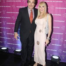 1,147 likes · 184 talking about this. Internaron De Urgencia A Adriana Aguirre