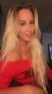 Ashley Penny's Instagram, Twitter & Facebook