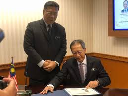 Png fei mun, chua su san, eunice liu lee chih. Mindef Malaysia En Twitter Ksu Dato Halimiabdmanaf Membuat Kunjungan Hormat Ke Atas Ybhg Datuk Borhan Bin Dolah Ketua Pengarah Perkhidmatan Awam Kppa Di Pejabat Kppa Jabatan Perkhidmatan Awam Putrajaya Sebentar Tadi Sayangimalaysiaku