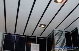 Odayı ya da holü daha çekici bir hale getirebilirsiniz ya da çatı kirişlerini ya da bitmemiş bir tavana gömme spot ışıkları takabilir ve elektrik kablolarını ve boruları gizleyebilirsiniz. Banyoda Asma Tavan Nasil Yapilir