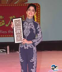 Sanam Teri Kasam Cast At Met College Mawra Hocane Picture 330359 Sanam Teri Kasam Pakistani Dresses Gangster S
