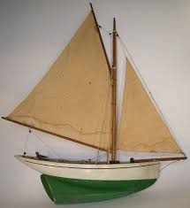 Pin De Luiz Carlos Gomes Em French Toy Sailboats And A Few Others That Wink At Me Veleiros Veleiro Casa De Praia