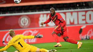 Romelu menama lukaku bolingoli؛ مواليد 13 مايو 1993) هو لاعب كرة قدم بلجيكي يلعب مهاجمًا لنادي الدوري الإيطالي إنتر ميلان و‌المنتخب البلجيكي. Ù„ÙˆÙƒØ§ÙƒÙˆ Ù…Ù†ØªØ®Ø¨ Ø¨Ù„Ø¬ÙŠÙƒØ§ ØªØ­Ø³Ù† Ø¹Ù„Ù‰ Ø§Ù„Ù…Ø³ØªÙˆÙ‰ Ø§Ù„Ø¯ÙØ§Ø¹ÙŠ