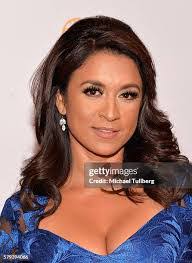 Dunia Elvir's Instagram, Twitter & Facebook