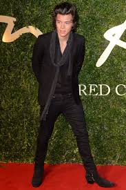 Styles was hooked up to a heart monitor and then shown images to see which pictures drew the most emotional responses. Harry Styles S Boots One Direction Saint Laurent Chelsea Boots Teen Vogue