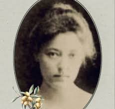 Martha's Collection: An Edwardian nightgown from the 1900's. This weeks  “Martha's Collection “ feature is an Edwardian nightgown that I estimate to  be from the 1900's. This was part of a large