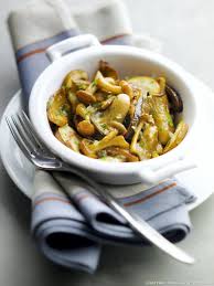 Recette De Poelee De Champignons A L Ail Et Au Persil Recette Poelee Champignons Recettes De Cuisine Champignons A L Ail